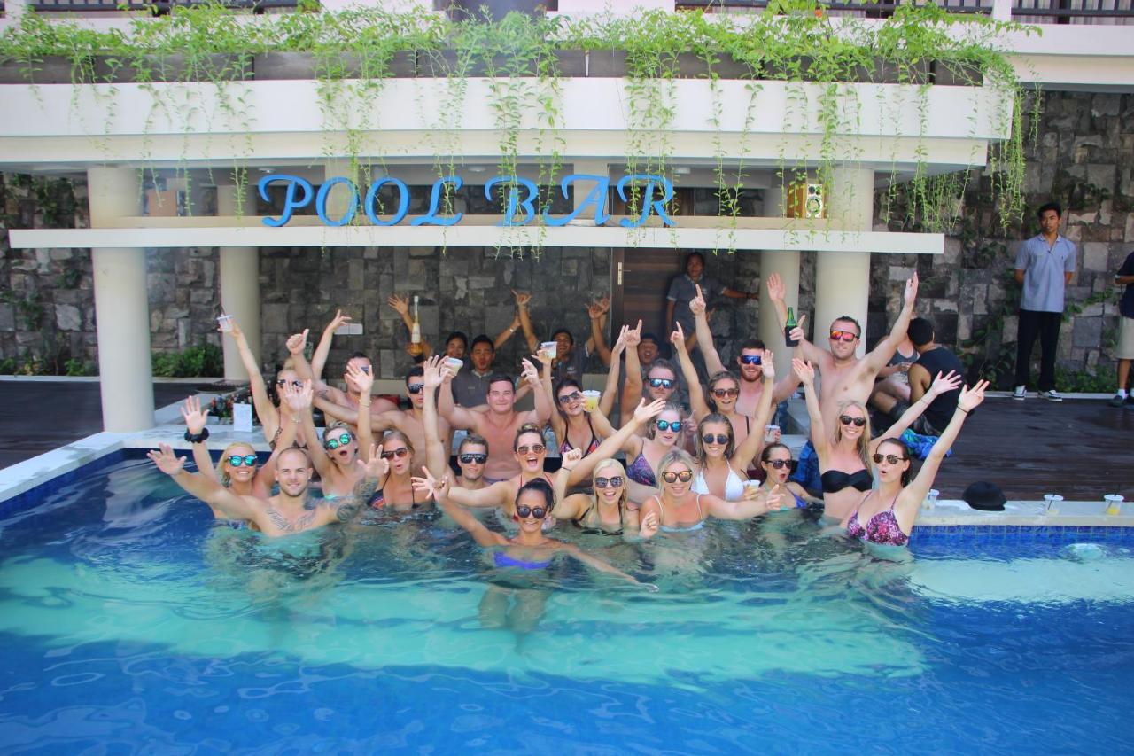 Grand Barong Resort Kuta  Exterior photo