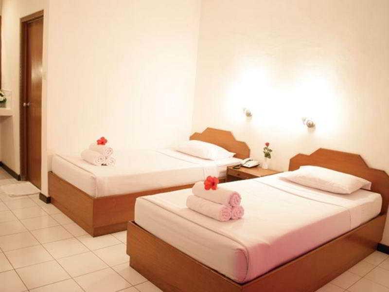 Grand Barong Resort Kuta  Room photo
